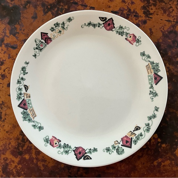Four Corelle Garden Home Plates - Picture 4 of 9